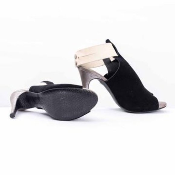 Pedro Garcia Heeled Peep Toe Booties with White Ankle Cuff - Picture 5 of 5